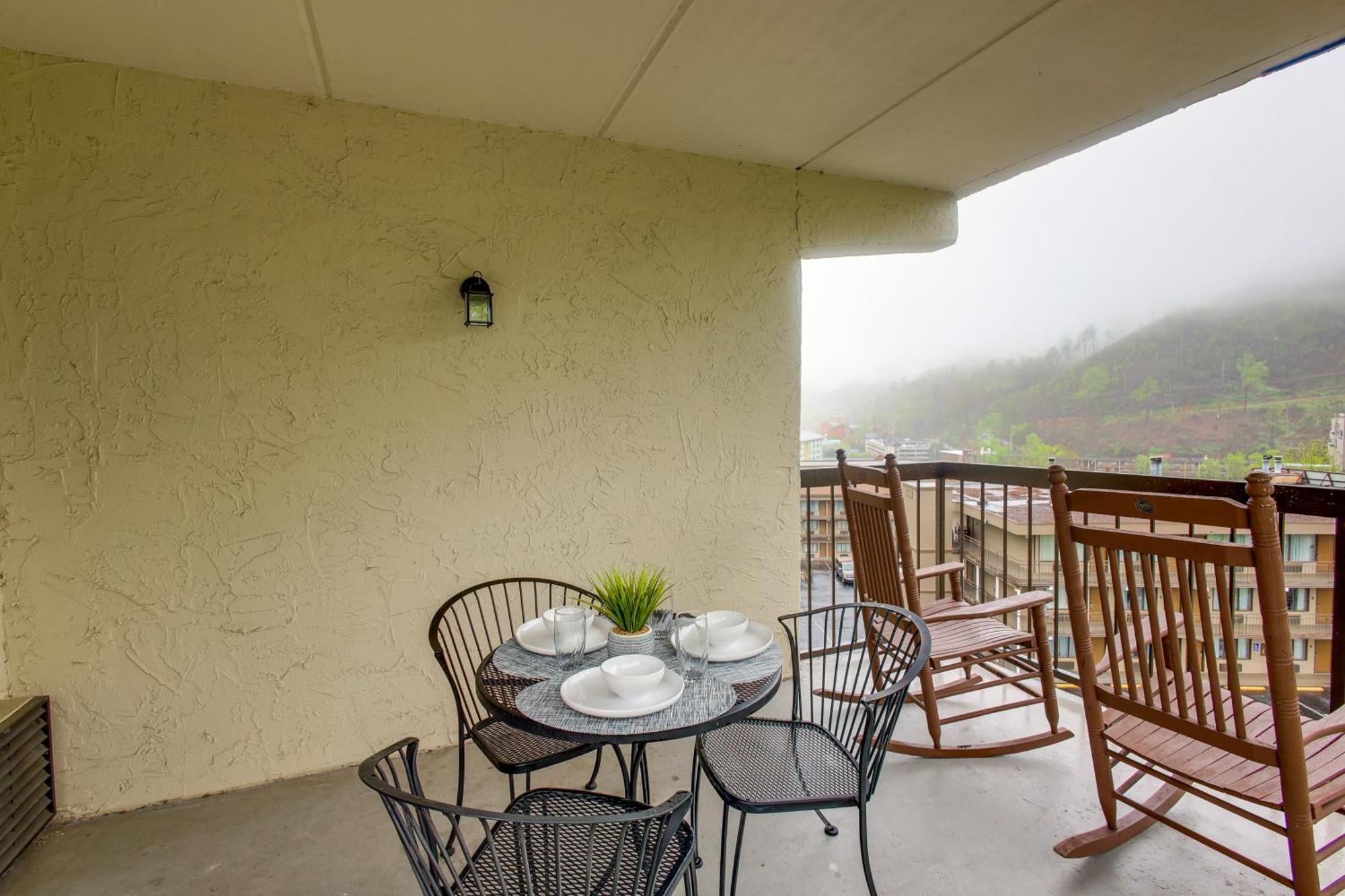 Gatlinburg Condo With Smoky Views Walk To Town! ภายนอก รูปภาพ